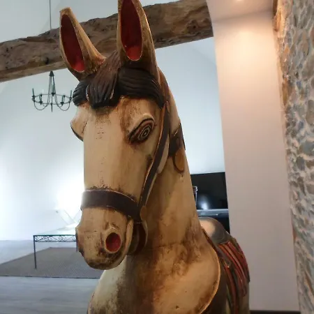 Les Colombes De La Baie Du Mont Saint-michel