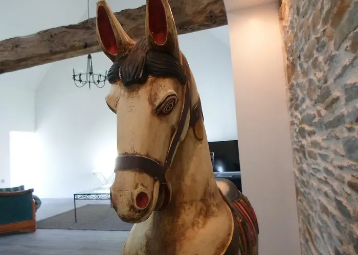 Les Colombes De La Baie Du Mont Saint-michel