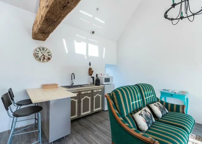 Les Colombes De La Baie Du Mont Saint-michel